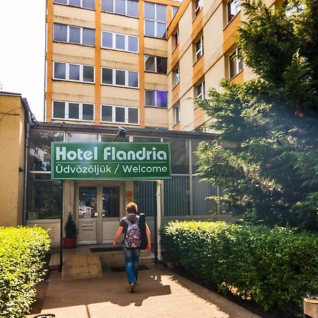 Hostel Flandria บูดาเปสต์ ภายนอก รูปภาพ