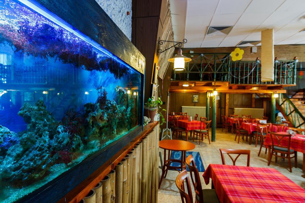 Hostel Flandria บูดาเปสต์ ภายนอก รูปภาพ