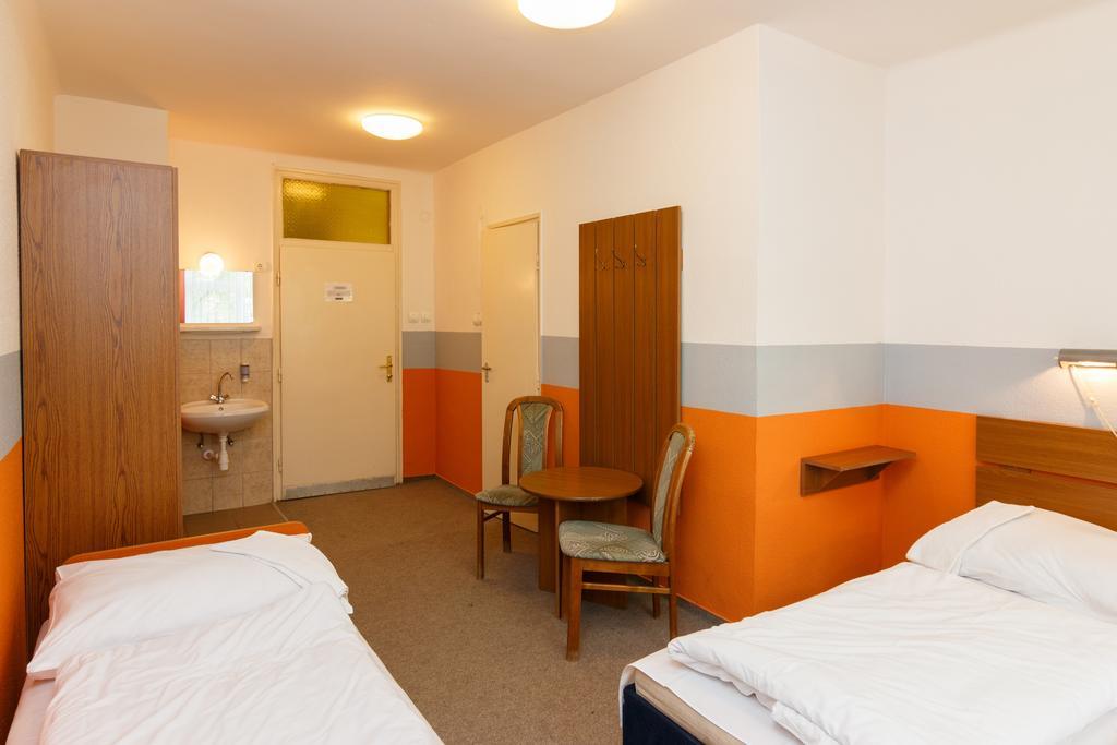 Hostel Flandria บูดาเปสต์ ภายนอก รูปภาพ