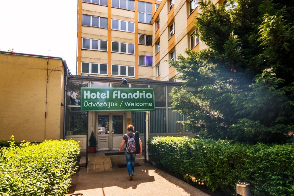Hostel Flandria บูดาเปสต์ ภายนอก รูปภาพ