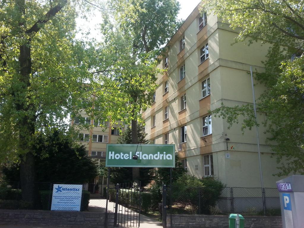Hostel Flandria บูดาเปสต์ ภายนอก รูปภาพ