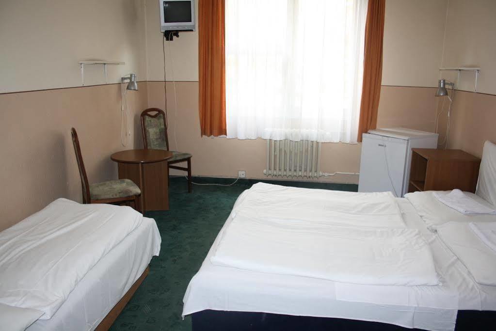 Hostel Flandria บูดาเปสต์ ภายนอก รูปภาพ